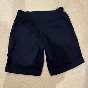 Akiko women’s navy shorts NWOT